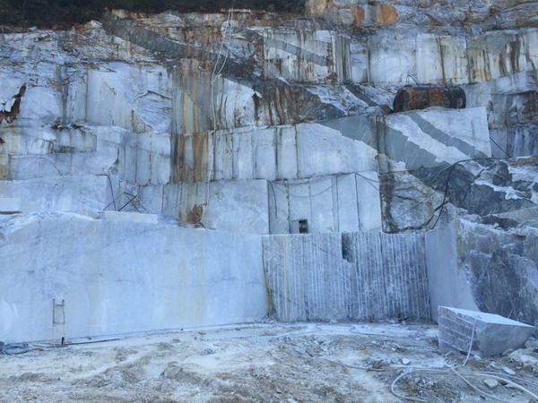卡拉白矿山(Karoca White Quarry)